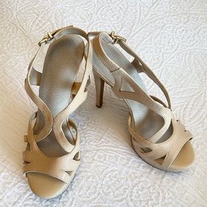 Gianni Bini nude platform heel size 6.5